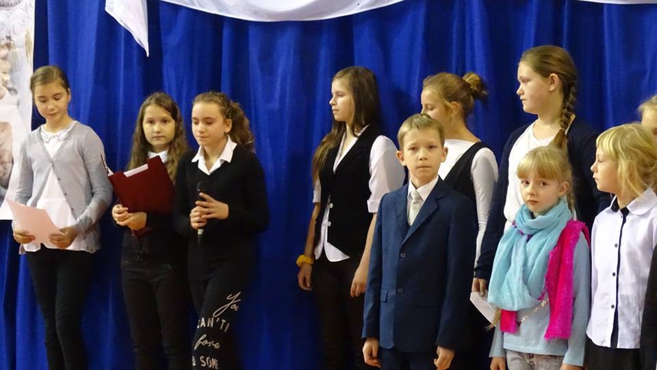 Dzień Papieski w Szkole Podstawowej im. W. Szymborskiej w Konikowie Dzień Papieski w Szkole Podstawowej im. W. Szymborskiej w Konikowie