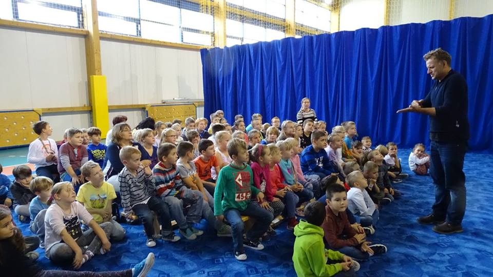 Niezwykły gość w Szkole Podstawowej im. Wisławy Szymborskiej w Konikowie Niezwykły gość w Szkole Podstawowej im. Wisławy Szymborskiej w Konikowie