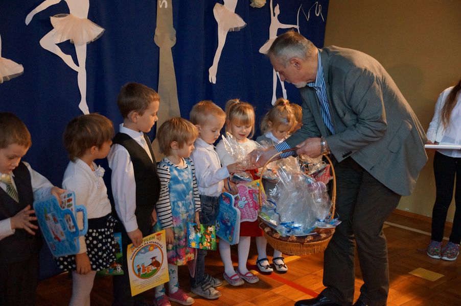 Pasowanie na przedszkolaka w Szkole Podstawowej w Dunowie Pasowanie na przedszkolaka w Szkole Podstawowej w Dunowie