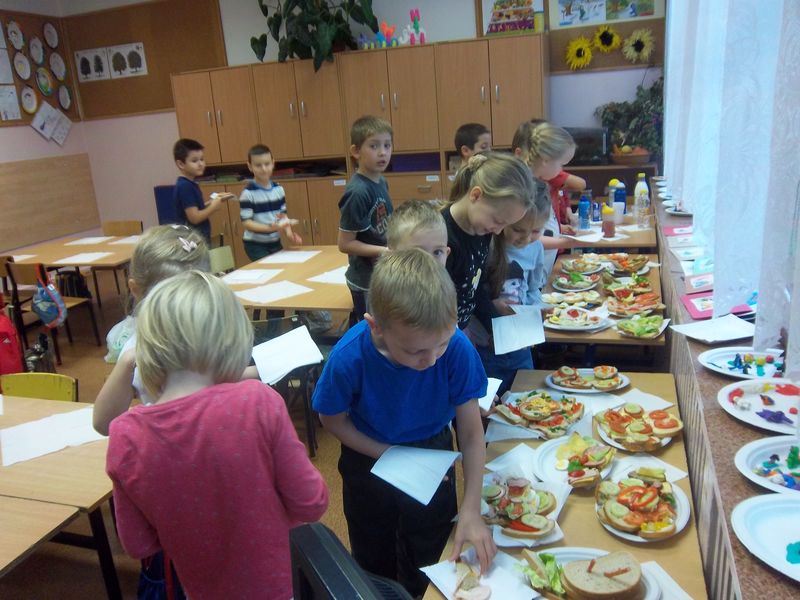 „Śniadanie daje moc” w Szkole Podstawowej w Konikowie