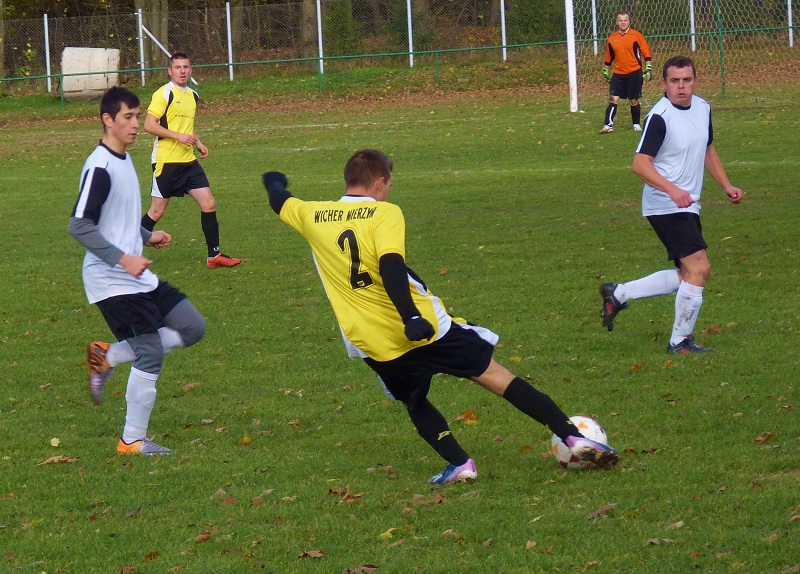 Zwycięstwo trampkarzy, porażki juniorów i seniorów Zwycięstwo trampkarzy, porażki juniorów i seniorów