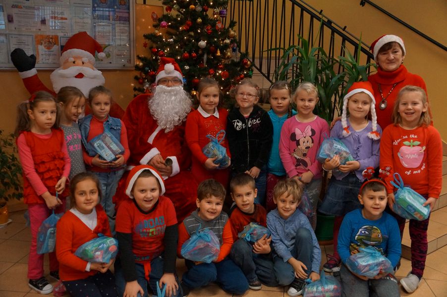 Święty Mikołaj w Szkole Podstawowej w Dunowie Święty Mikołaj w Szkole Podstawowej w Dunowie