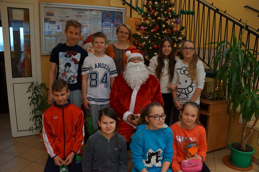 Święty Mikołaj w Szkole Podstawowej w Dunowie Święty Mikołaj w Szkole Podstawowej w Dunowie
