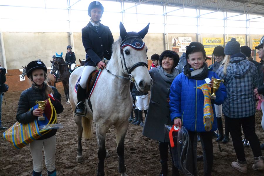 Halowe Towarzyskie Zawody w Skokach przez Przeszkody 