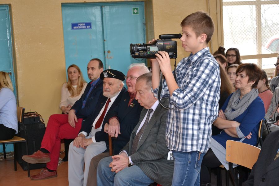 Gimnazjum w Świeszynie Gimnazjum w Świeszynie