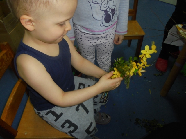 Kolorowe palmy wielkanocne palmy