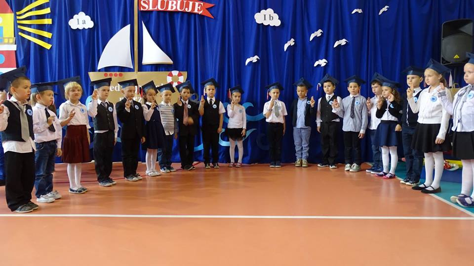Ślubowanie Klas I Szkoły Podstawowej im. Wisławy Szymborskiej w Konikowie